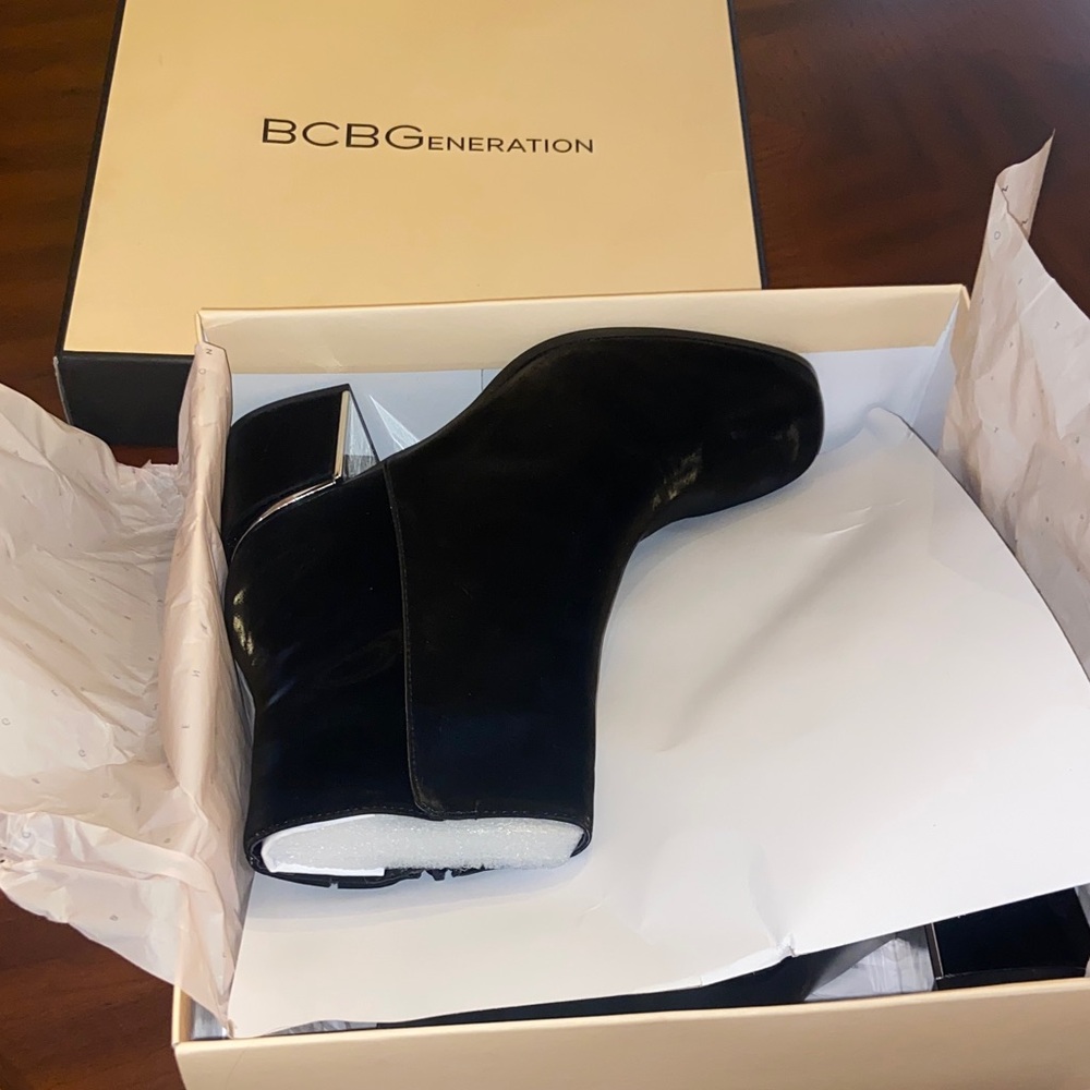 BCBGeneration Liquid Black Ankle Booties - Picture 8 of 10
